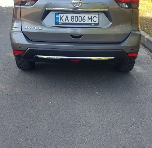 Серый Ниссан Rogue, объемом двигателя 2.5 л и пробегом 144 тыс. км за 13500 $, фото 3 на Automoto.ua