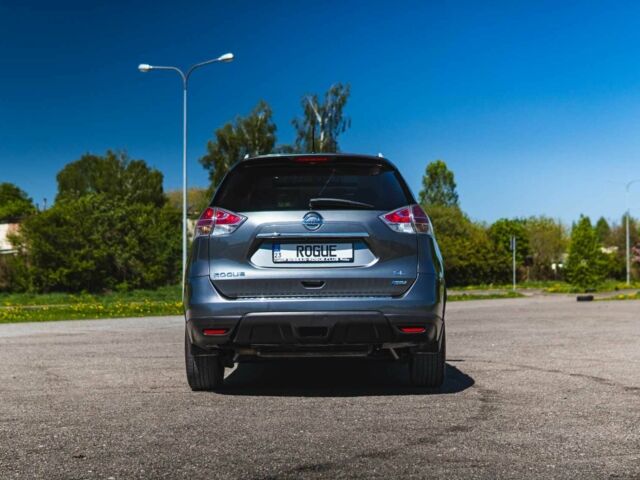 Серый Ниссан Rogue, объемом двигателя 2.5 л и пробегом 168 тыс. км за 13300 $, фото 3 на Automoto.ua