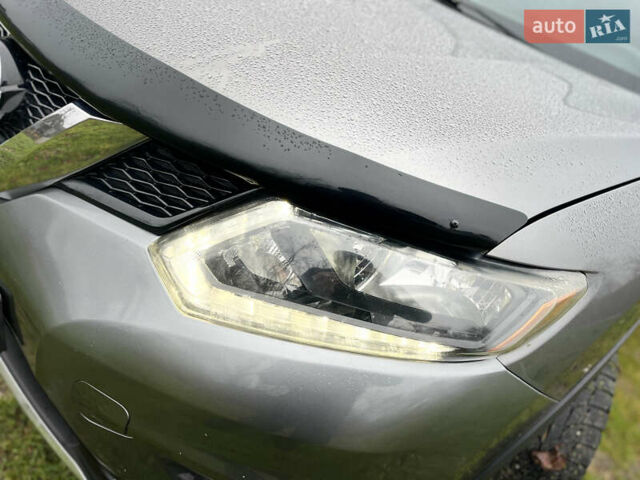 Сірий Ніссан Rogue, об'ємом двигуна 2.49 л та пробігом 209 тис. км за 11300 $, фото 5 на Automoto.ua
