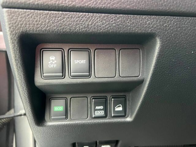 Серый Ниссан Rogue, объемом двигателя 2.5 л и пробегом 229 тыс. км за 11500 $, фото 15 на Automoto.ua