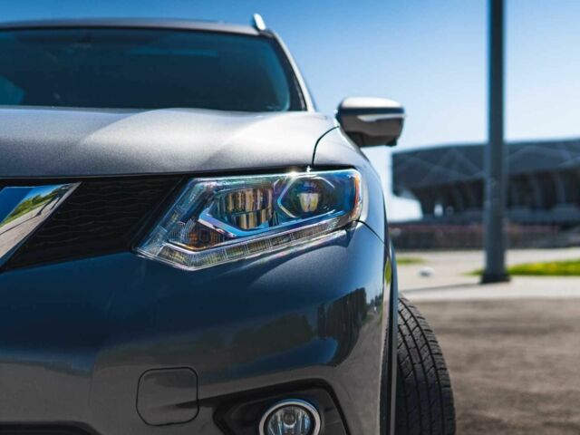 Серый Ниссан Rogue, объемом двигателя 2.5 л и пробегом 168 тыс. км за 13300 $, фото 9 на Automoto.ua