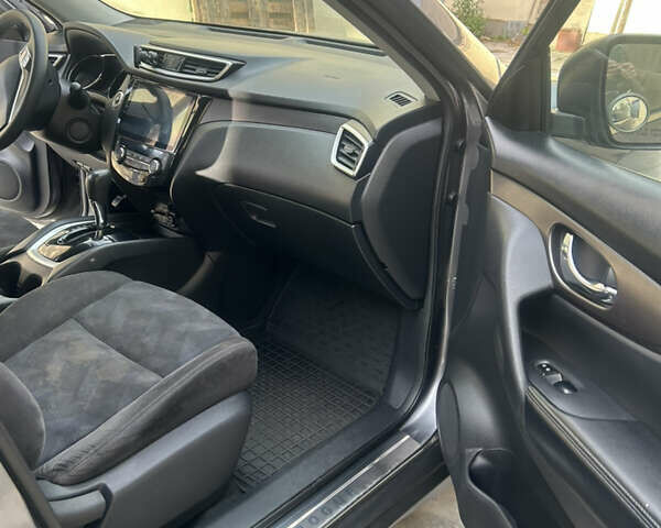 Серый Ниссан Rogue, объемом двигателя 2.5 л и пробегом 226 тыс. км за 11300 $, фото 16 на Automoto.ua