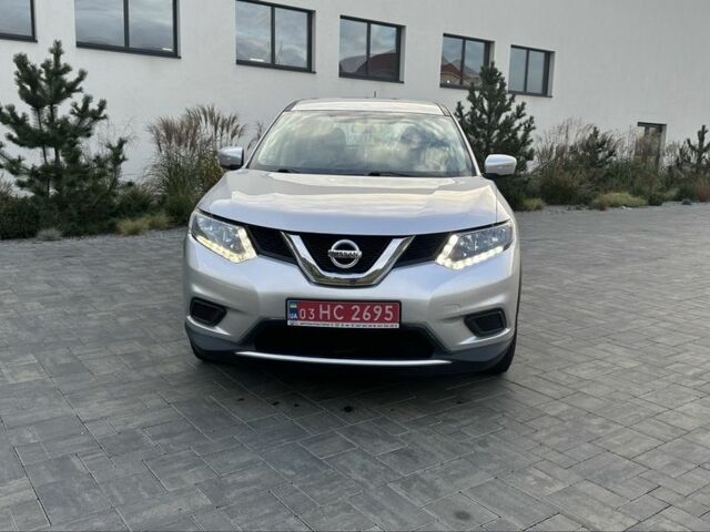 Серый Ниссан Rogue, объемом двигателя 2.5 л и пробегом 300 тыс. км за 9900 $, фото 2 на Automoto.ua