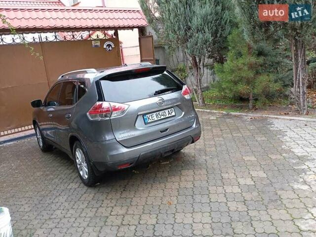 Серый Ниссан Rogue, объемом двигателя 2.5 л и пробегом 173 тыс. км за 12000 $, фото 6 на Automoto.ua