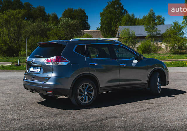 Серый Ниссан Rogue, объемом двигателя 2.5 л и пробегом 168 тыс. км за 13300 $, фото 4 на Automoto.ua