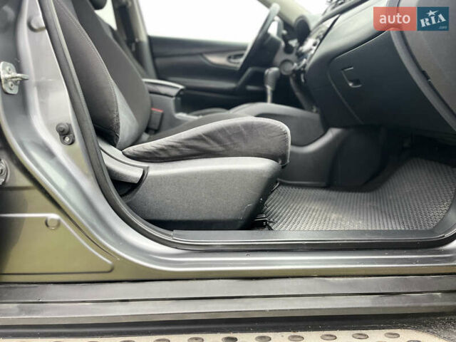 Сірий Ніссан Rogue, об'ємом двигуна 2.49 л та пробігом 209 тис. км за 11300 $, фото 57 на Automoto.ua