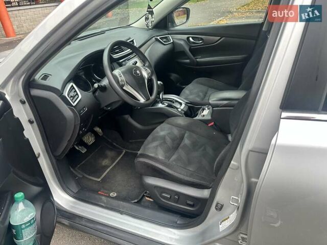 Сірий Ніссан Rogue, об'ємом двигуна 2.5 л та пробігом 168 тис. км за 10500 $, фото 2 на Automoto.ua