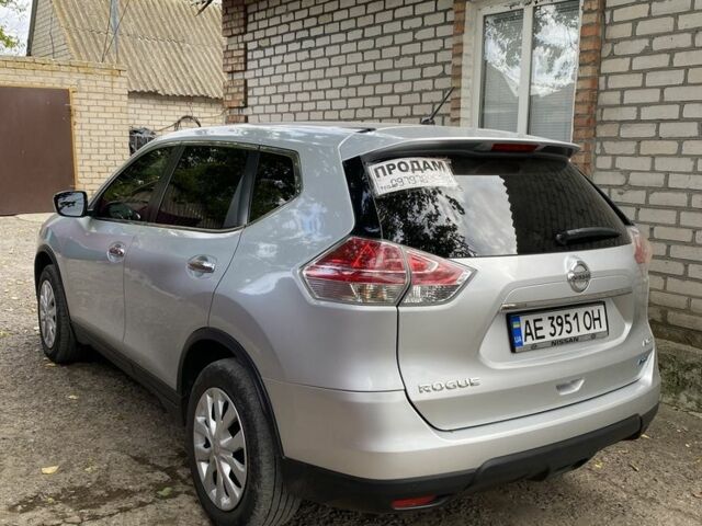 Серый Ниссан Rogue, объемом двигателя 2.5 л и пробегом 145 тыс. км за 14500 $, фото 4 на Automoto.ua