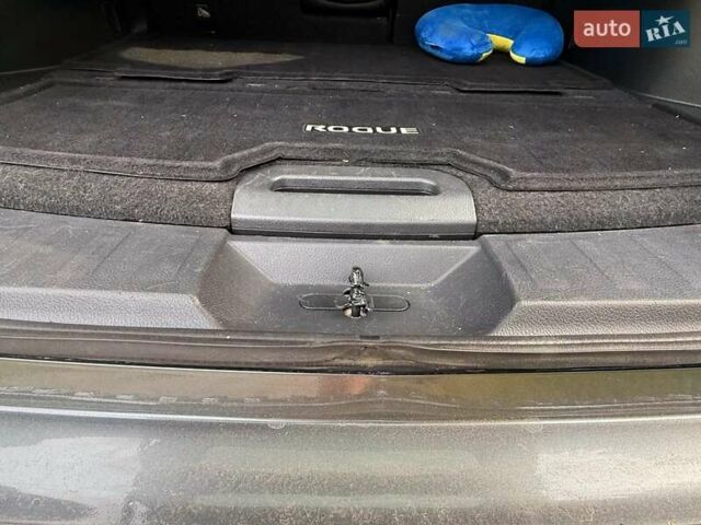 Серый Ниссан Rogue, объемом двигателя 2.5 л и пробегом 168 тыс. км за 13300 $, фото 73 на Automoto.ua