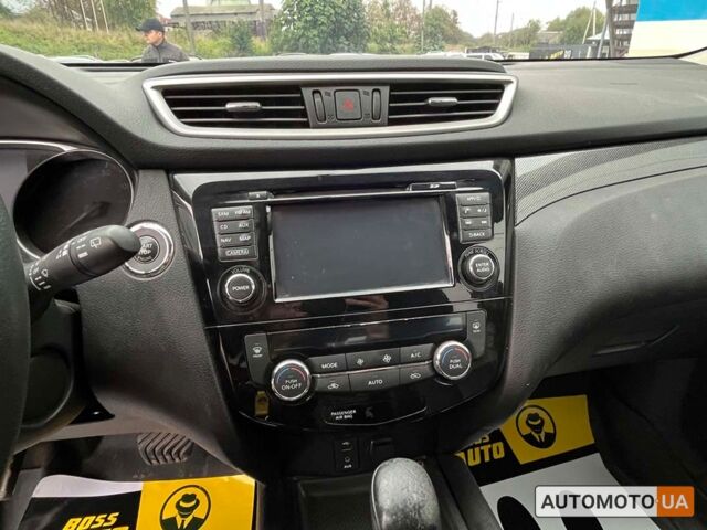 Серый Ниссан Rogue, объемом двигателя 2.5 л и пробегом 143 тыс. км за 13700 $, фото 10 на Automoto.ua