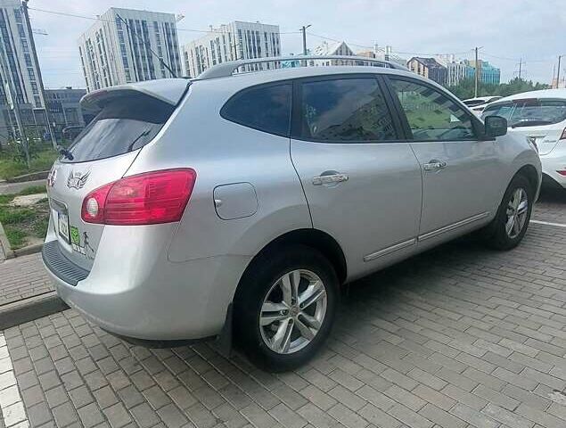 Сірий Ніссан Rogue, об'ємом двигуна 2.49 л та пробігом 132 тис. км за 11000 $, фото 2 на Automoto.ua