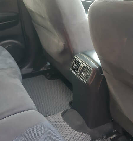 Серый Ниссан Rogue, объемом двигателя 2.5 л и пробегом 175 тыс. км за 11500 $, фото 17 на Automoto.ua