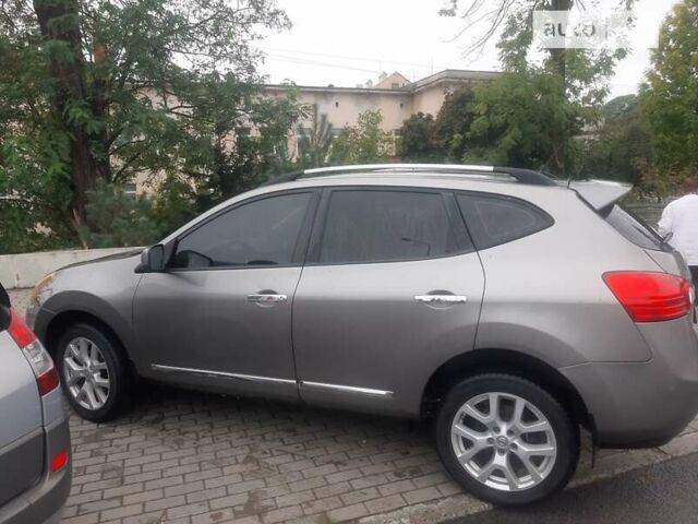 Серый Ниссан Rogue, объемом двигателя 2.5 л и пробегом 200 тыс. км за 8700 $, фото 4 на Automoto.ua