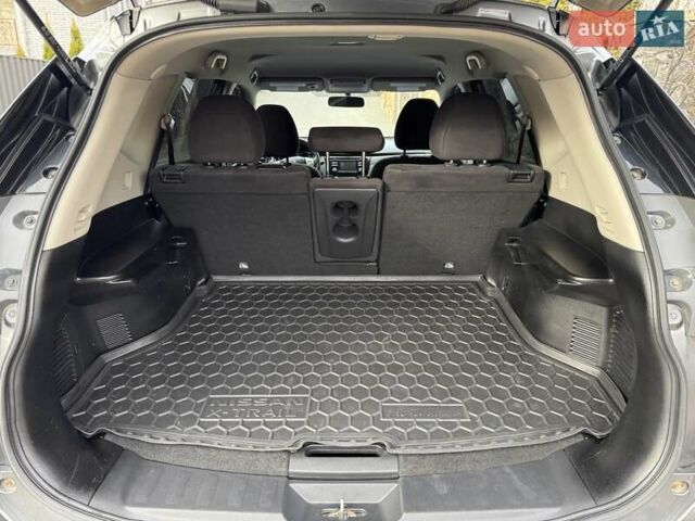 Сірий Ніссан Rogue, об'ємом двигуна 2.49 л та пробігом 160 тис. км за 11000 $, фото 16 на Automoto.ua