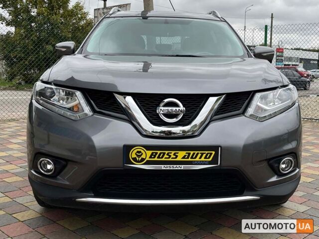 Серый Ниссан Rogue, объемом двигателя 2.5 л и пробегом 143 тыс. км за 13700 $, фото 1 на Automoto.ua