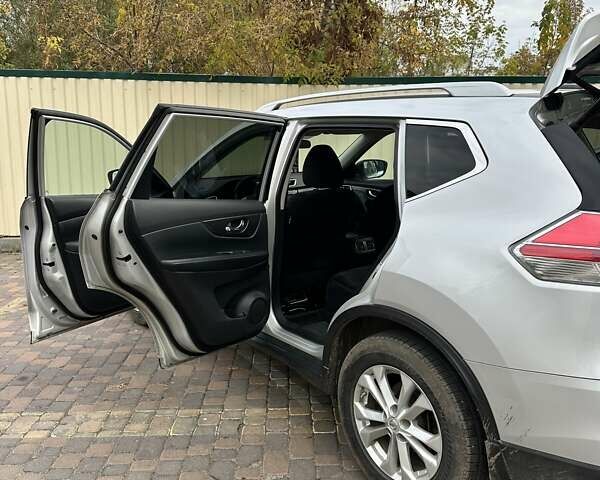 Серый Ниссан Rogue, объемом двигателя 2.49 л и пробегом 167 тыс. км за 13500 $, фото 7 на Automoto.ua