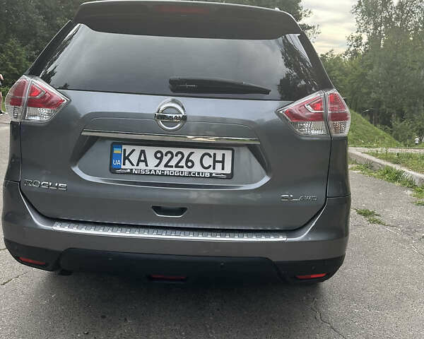 Ніссан Rogue 2014 у Києві на Automoto.ua Сірий Ніссан Rogue, об'ємом двигуна 2.5 л та пробігом 200 тис. км за 15000 $, фото 2 на Automoto.ua
