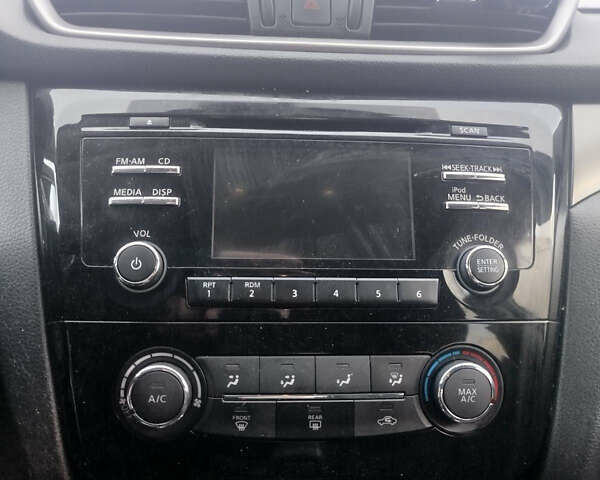 Серый Ниссан Rogue, объемом двигателя 2.49 л и пробегом 164 тыс. км за 11000 $, фото 9 на Automoto.ua