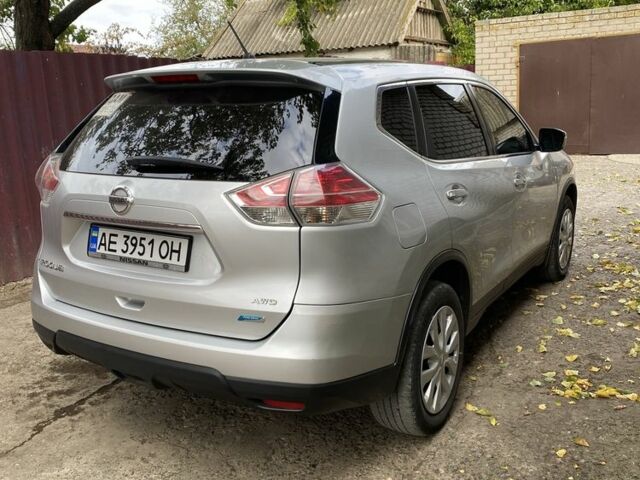 Серый Ниссан Rogue, объемом двигателя 2.5 л и пробегом 145 тыс. км за 14500 $, фото 3 на Automoto.ua