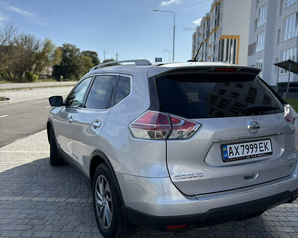 Серый Ниссан Rogue, объемом двигателя 2.49 л и пробегом 189 тыс. км за 12750 $, фото 6 на Automoto.ua