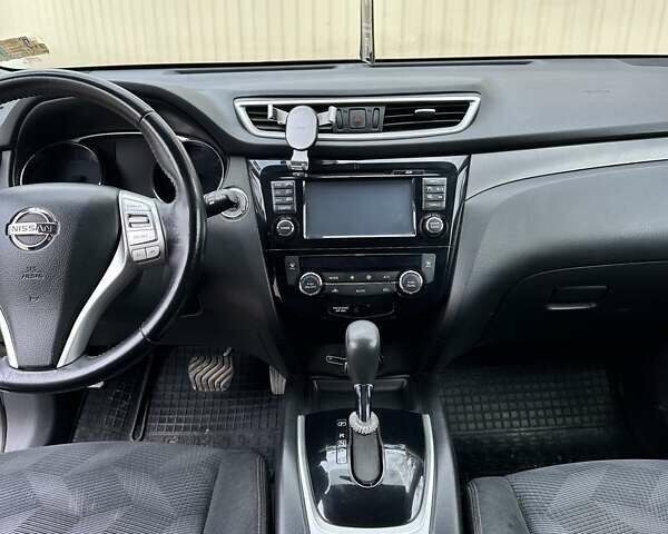 Серый Ниссан Rogue, объемом двигателя 2.49 л и пробегом 167 тыс. км за 13500 $, фото 2 на Automoto.ua