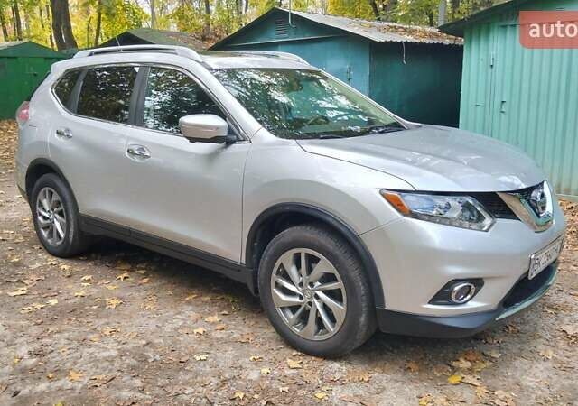Серый Ниссан Rogue, объемом двигателя 2.5 л и пробегом 137 тыс. км за 12800 $, фото 3 на Automoto.ua