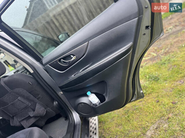 Сірий Ніссан Rogue, об'ємом двигуна 2.49 л та пробігом 209 тис. км за 11300 $, фото 54 на Automoto.ua