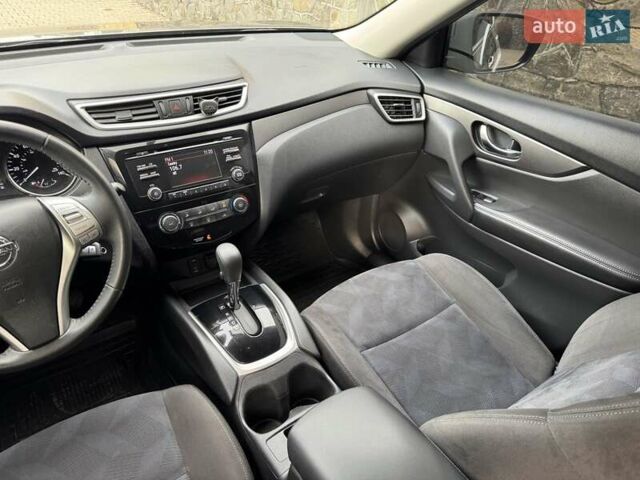 Сірий Ніссан Rogue, об'ємом двигуна 2.49 л та пробігом 160 тис. км за 11000 $, фото 21 на Automoto.ua