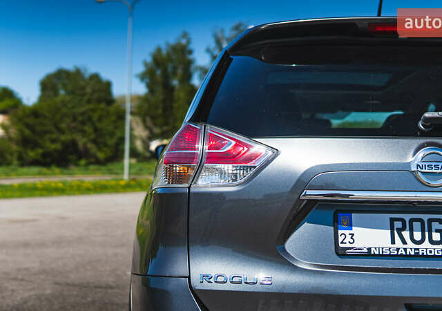 Серый Ниссан Rogue, объемом двигателя 2.5 л и пробегом 168 тыс. км за 13300 $, фото 7 на Automoto.ua