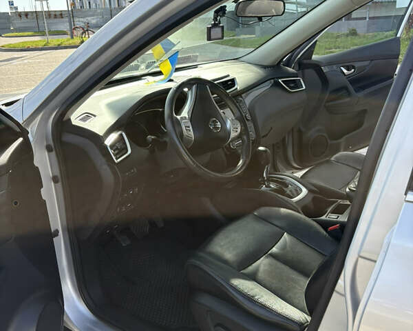 Серый Ниссан Rogue, объемом двигателя 2.49 л и пробегом 189 тыс. км за 12750 $, фото 13 на Automoto.ua