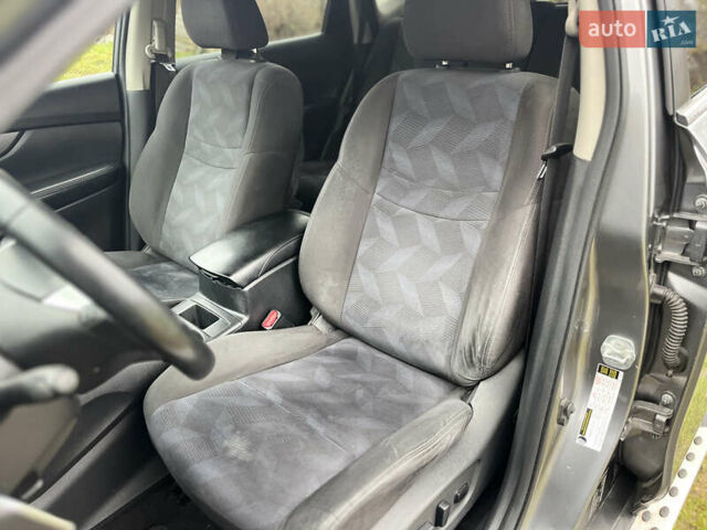 Сірий Ніссан Rogue, об'ємом двигуна 2.49 л та пробігом 209 тис. км за 11300 $, фото 34 на Automoto.ua