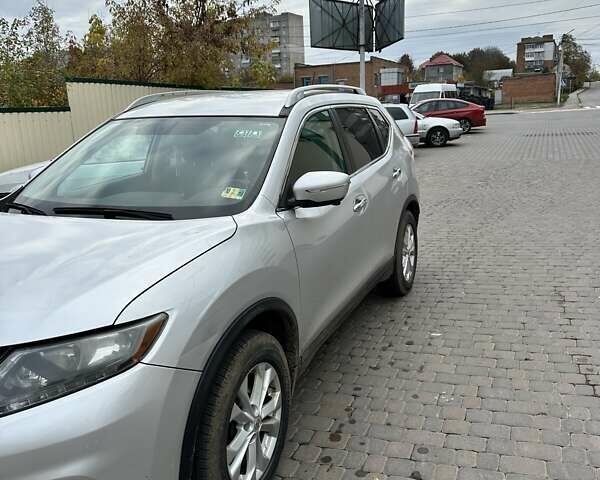 Серый Ниссан Rogue, объемом двигателя 2.49 л и пробегом 167 тыс. км за 13500 $, фото 8 на Automoto.ua