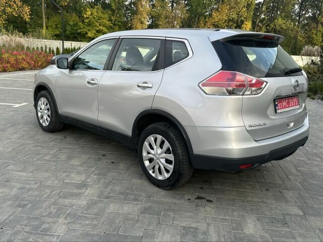 Серый Ниссан Rogue, объемом двигателя 2.5 л и пробегом 300 тыс. км за 9900 $, фото 6 на Automoto.ua