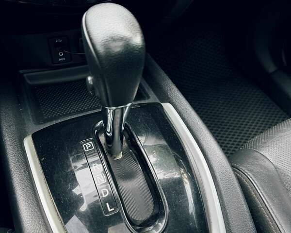 Серый Ниссан Rogue, объемом двигателя 2.5 л и пробегом 168 тыс. км за 13300 $, фото 70 на Automoto.ua