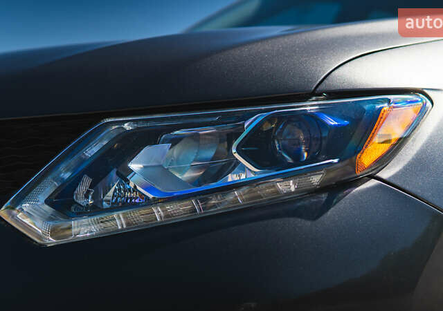 Серый Ниссан Rogue, объемом двигателя 2.5 л и пробегом 168 тыс. км за 13300 $, фото 14 на Automoto.ua