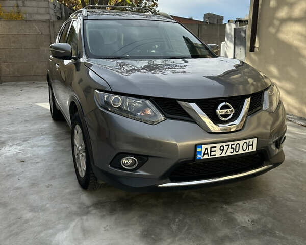 Серый Ниссан Rogue, объемом двигателя 2.5 л и пробегом 226 тыс. км за 11300 $, фото 2 на Automoto.ua