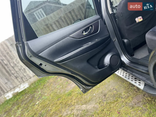 Сірий Ніссан Rogue, об'ємом двигуна 2.49 л та пробігом 209 тис. км за 11300 $, фото 50 на Automoto.ua