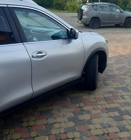 Серый Ниссан Rogue, объемом двигателя 2.5 л и пробегом 175 тыс. км за 11500 $, фото 7 на Automoto.ua