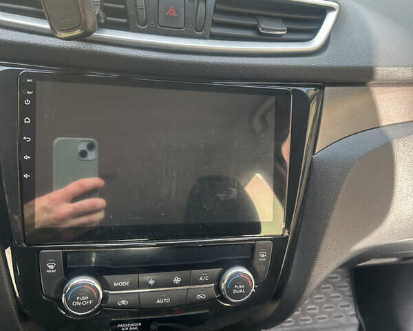 Серый Ниссан Rogue, объемом двигателя 2.5 л и пробегом 226 тыс. км за 11300 $, фото 15 на Automoto.ua