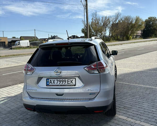 Серый Ниссан Rogue, объемом двигателя 2.49 л и пробегом 189 тыс. км за 12750 $, фото 4 на Automoto.ua