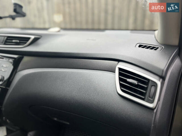 Сірий Ніссан Rogue, об'ємом двигуна 2.49 л та пробігом 209 тис. км за 11300 $, фото 45 на Automoto.ua