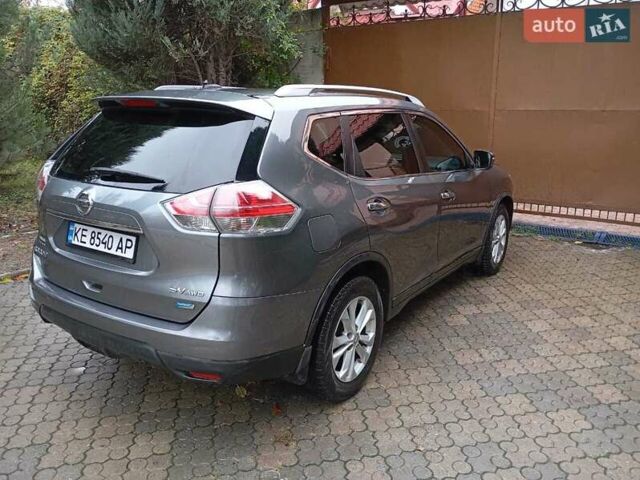 Серый Ниссан Rogue, объемом двигателя 2.5 л и пробегом 173 тыс. км за 12000 $, фото 3 на Automoto.ua