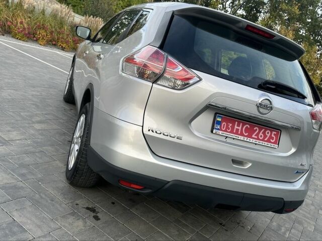 Серый Ниссан Rogue, объемом двигателя 2.5 л и пробегом 300 тыс. км за 9900 $, фото 5 на Automoto.ua