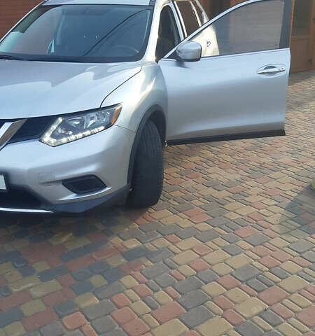 Серый Ниссан Rogue, объемом двигателя 2.5 л и пробегом 175 тыс. км за 11500 $, фото 2 на Automoto.ua