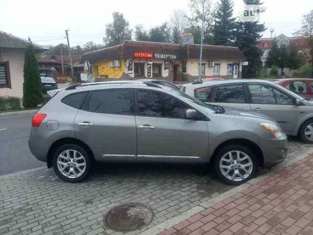 Серый Ниссан Rogue, объемом двигателя 2.5 л и пробегом 200 тыс. км за 8700 $, фото 2 на Automoto.ua