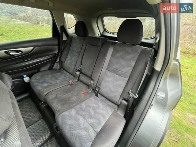 Сірий Ніссан Rogue, об'ємом двигуна 2.49 л та пробігом 209 тис. км за 11300 $, фото 49 на Automoto.ua