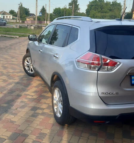 Серый Ниссан Rogue, объемом двигателя 2.5 л и пробегом 175 тыс. км за 11500 $, фото 1 на Automoto.ua