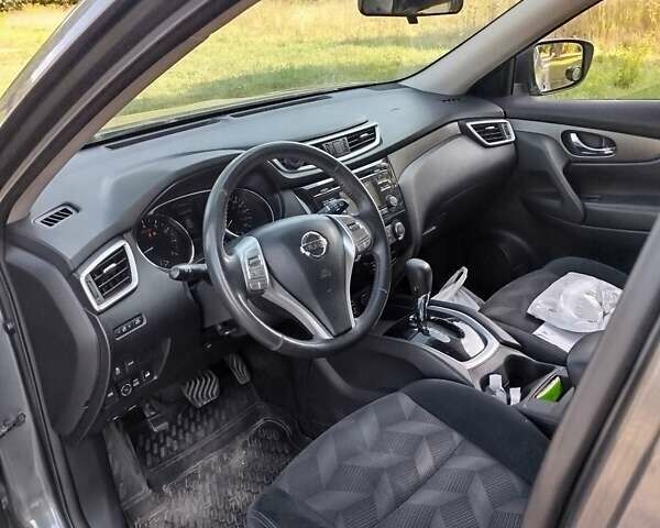 Серый Ниссан Rogue, объемом двигателя 2.5 л и пробегом 196 тыс. км за 11300 $, фото 2 на Automoto.ua