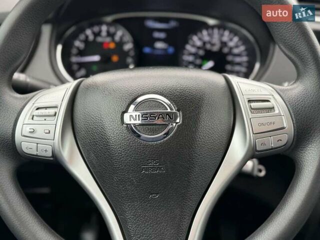 Серый Ниссан Rogue, объемом двигателя 2.5 л и пробегом 140 тыс. км за 8250 $, фото 10 на Automoto.ua