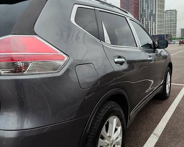 Серый Ниссан Rogue, объемом двигателя 2.49 л и пробегом 112 тыс. км за 12500 $, фото 6 на Automoto.ua